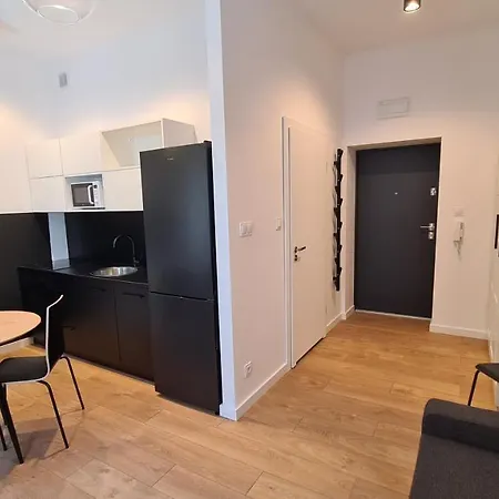 Szczytowa Kamienica Blisko Centrum *