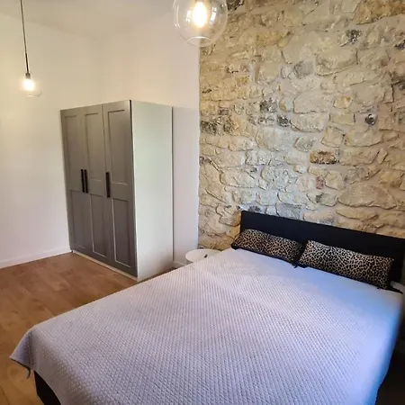 Szczytowa Kamienica Blisko Centrum Appartement